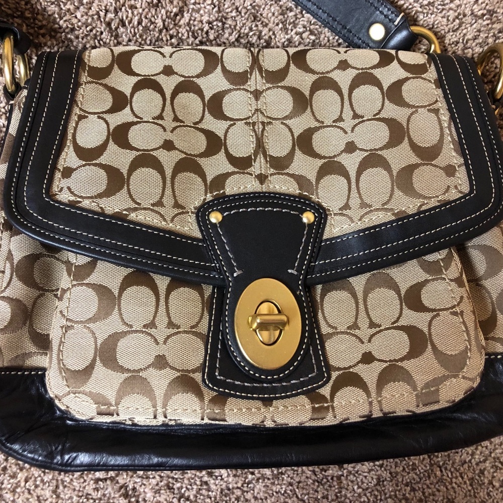 Vintage Coach Bag (MINT CONDITION)